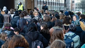 Palestinademonstratie op de brug van de Roeterseilandcampus